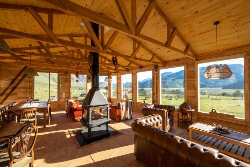 Estancia Bonanza Patagonian Lodge Experience 厄尔查尔坦 外观 照片