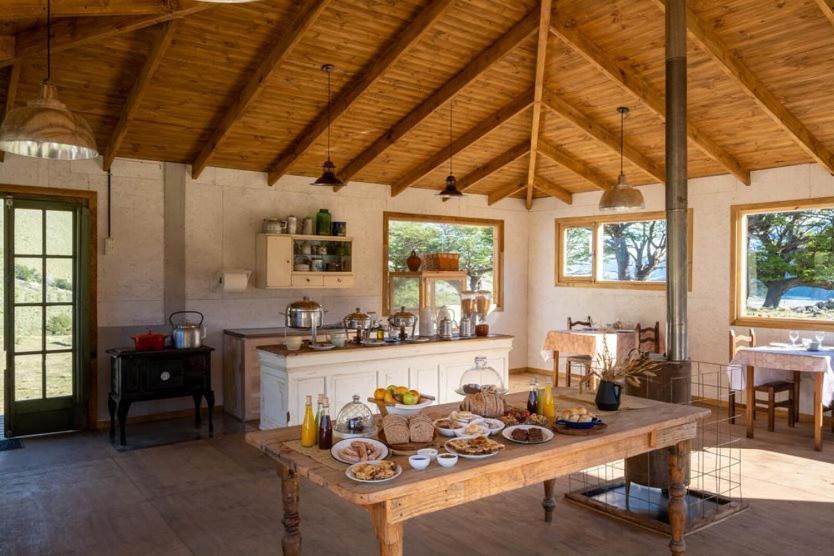 Estancia Bonanza Patagonian Lodge Experience 厄尔查尔坦 外观 照片